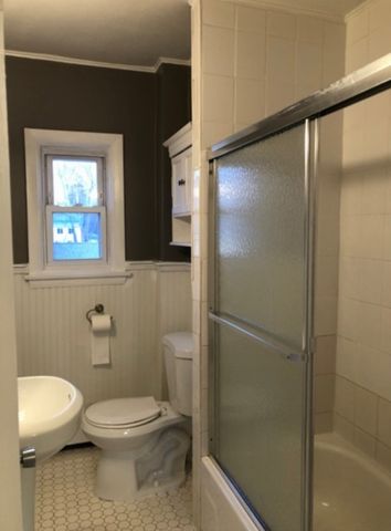 22 Lawrence St 2, Danvers, MA 01923