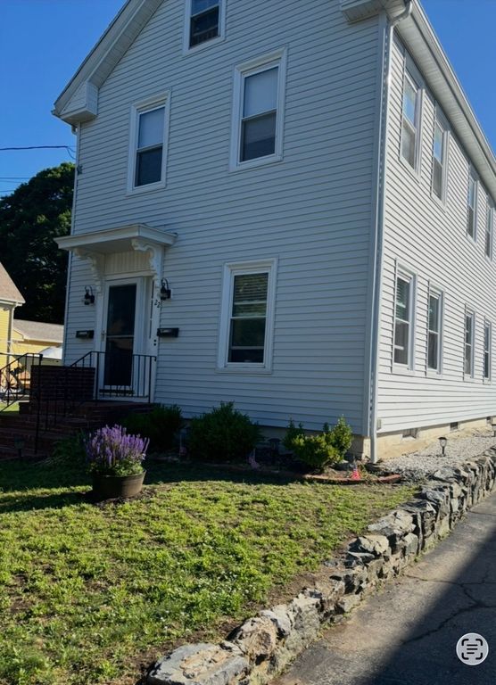 22 Lawrence St 2, Danvers, MA 01923