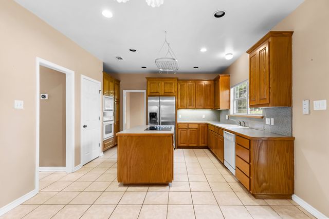 777 Rs County Road 3346, Emory, TX 75440