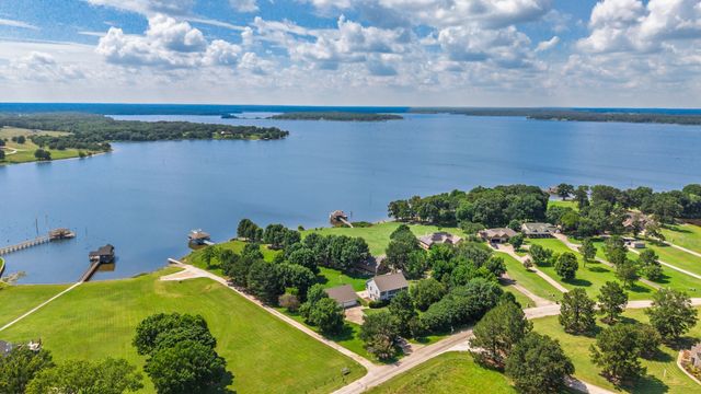 777 Rs County Road 3346, Emory, TX 75440