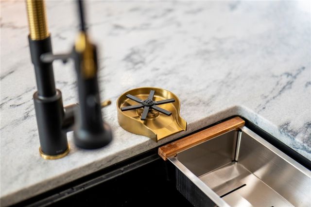 18 Grimsby Circle, Bella Vista, AR 72714