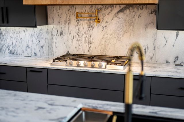 18 Grimsby Circle, Bella Vista, AR 72714