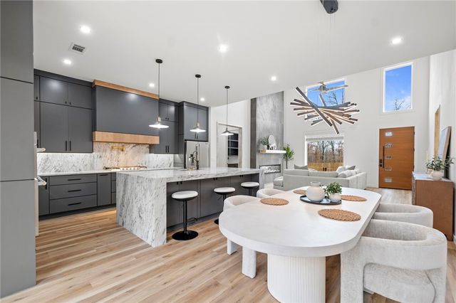 18 Grimsby Circle, Bella Vista, AR 72714