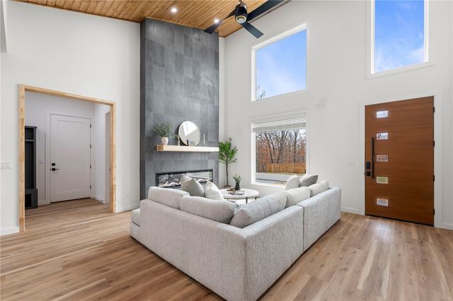 18 Grimsby Circle, Bella Vista, AR 72714