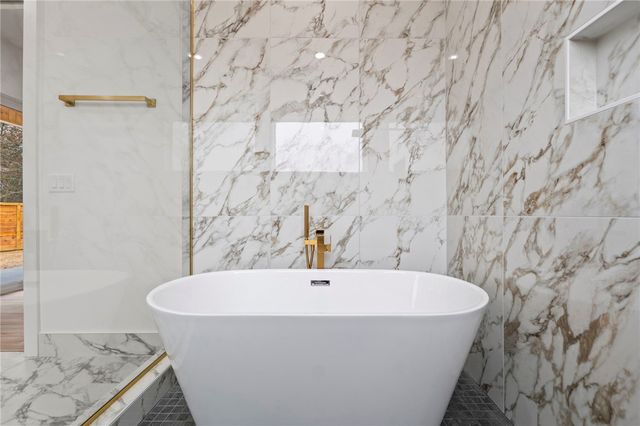 18 Grimsby Circle, Bella Vista, AR 72714