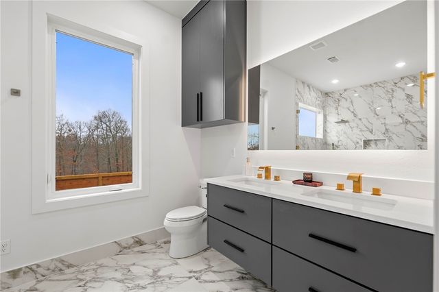 18 Grimsby Circle, Bella Vista, AR 72714