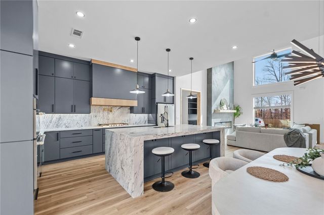 18 Grimsby Circle, Bella Vista, AR 72714