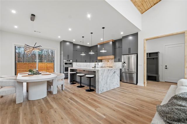 18 Grimsby Circle, Bella Vista, AR 72714