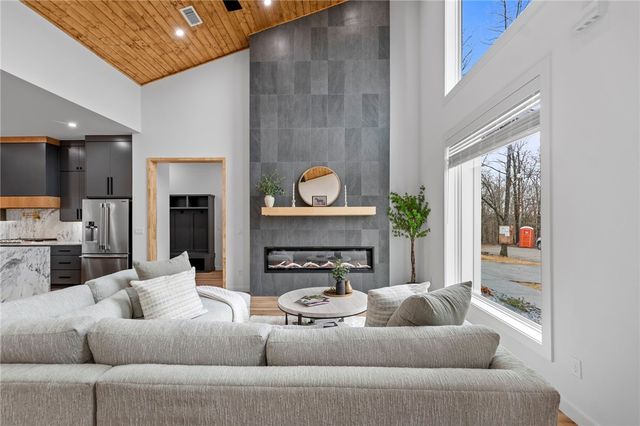 18 Grimsby Circle, Bella Vista, AR 72714