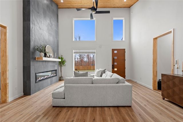 18 Grimsby Circle, Bella Vista, AR 72714