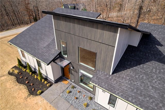 18 Grimsby Circle, Bella Vista, AR 72714