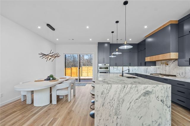 18 Grimsby Circle, Bella Vista, AR 72714