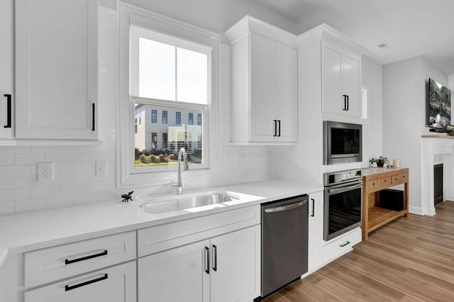 5563 Catalpa Drive, Lewis Center, OH 43035