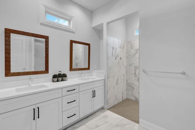 5563 Catalpa Drive, Lewis Center, OH 43035