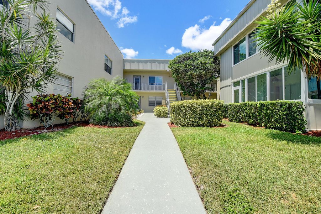 318 Monaco G Boulevard G, Delray Beach, FL 33446