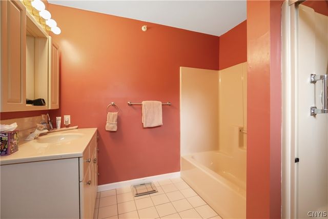 5322 Bunker Hill, Onondaga, NY 13207