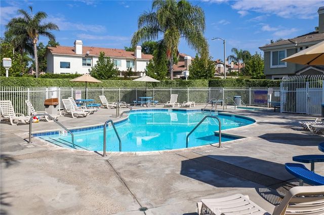 2225 Indigo Hills Drive 3, Corona, CA 92879