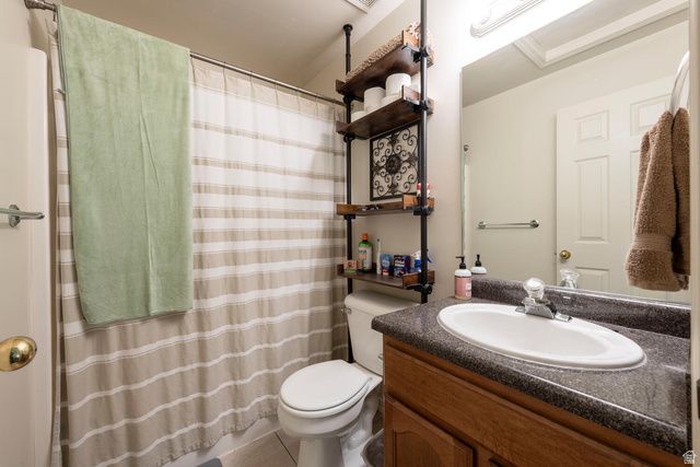 7456 SOUTHCREST CIR, Midvale, UT 84047