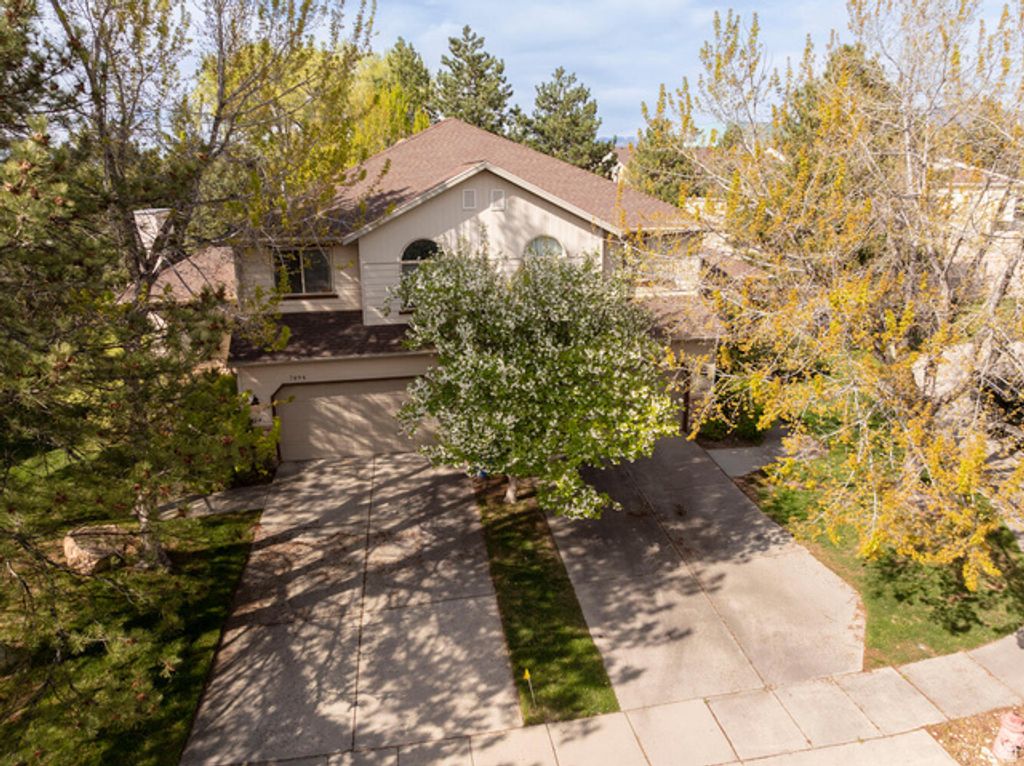 Image 1 of property listing at 7456 SOUTHCREST CIR, Midvale, UT 84047