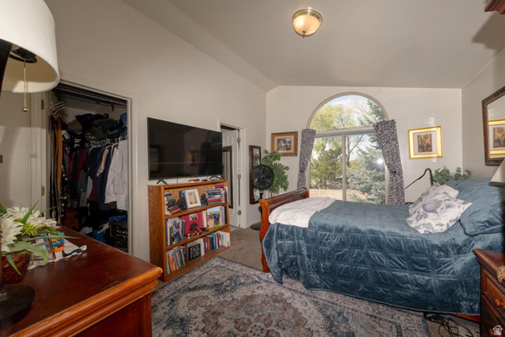 Image 12 of property listing at 7456 SOUTHCREST CIR, Midvale, UT 84047