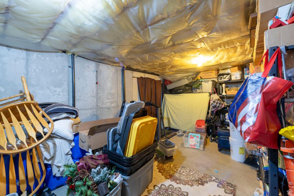 Image 17 of property listing at 7456 SOUTHCREST CIR, Midvale, UT 84047