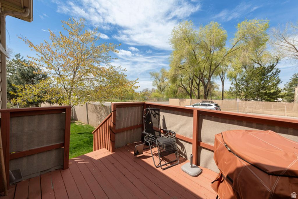 Image 20 of property listing at 7456 SOUTHCREST CIR, Midvale, UT 84047