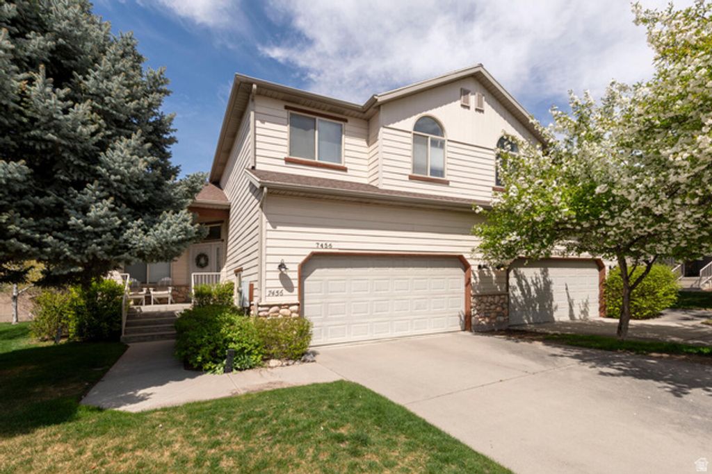 Image 3 of property listing at 7456 SOUTHCREST CIR, Midvale, UT 84047