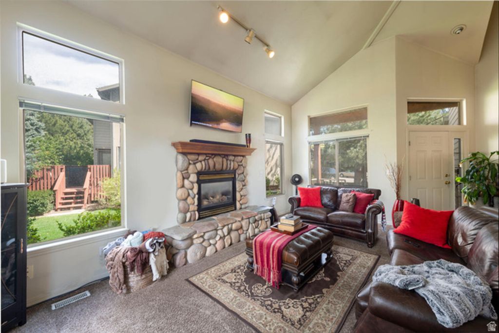 Image 25 of property listing at 7456 SOUTHCREST CIR, Midvale, UT 84047