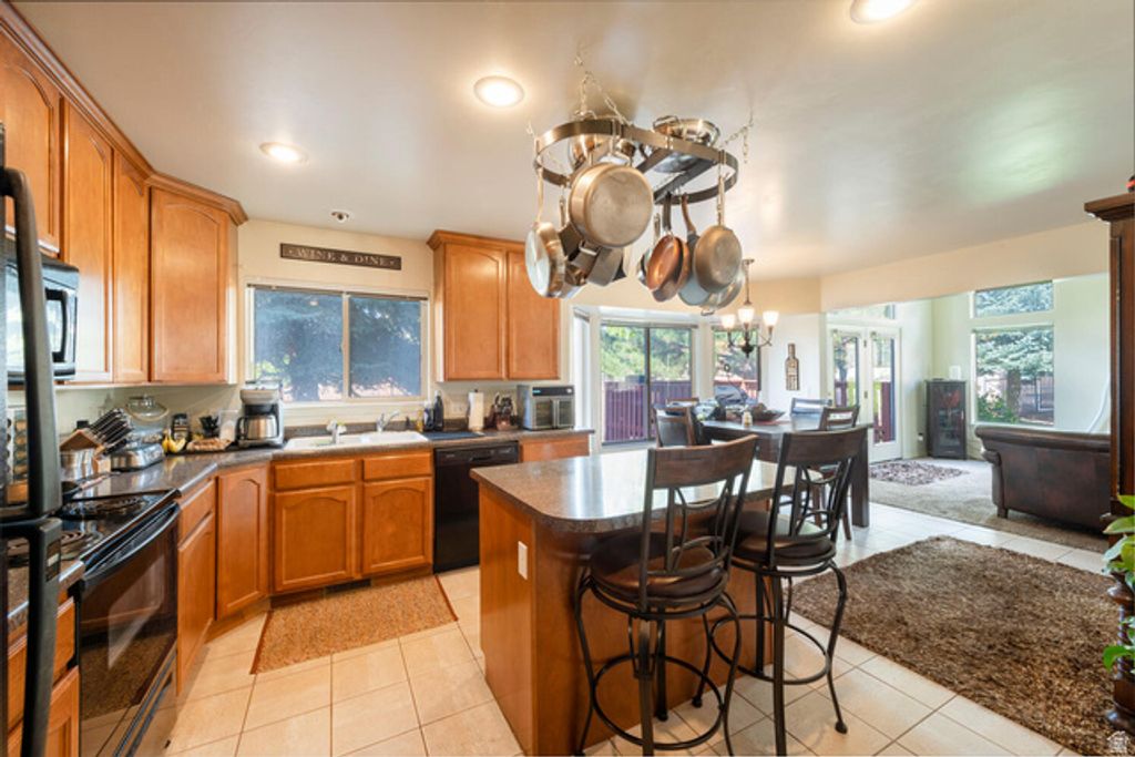 Image 27 of property listing at 7456 SOUTHCREST CIR, Midvale, UT 84047