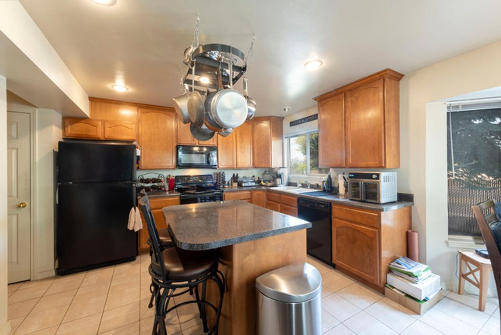 Image 28 of property listing at 7456 SOUTHCREST CIR, Midvale, UT 84047