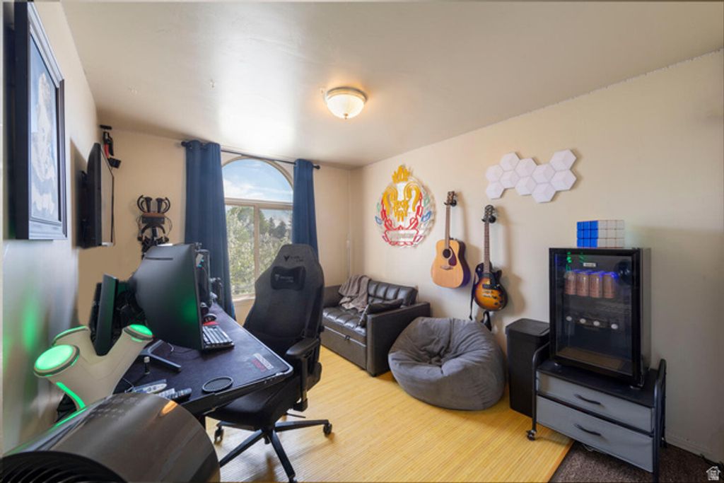 Image 37 of property listing at 7456 SOUTHCREST CIR, Midvale, UT 84047