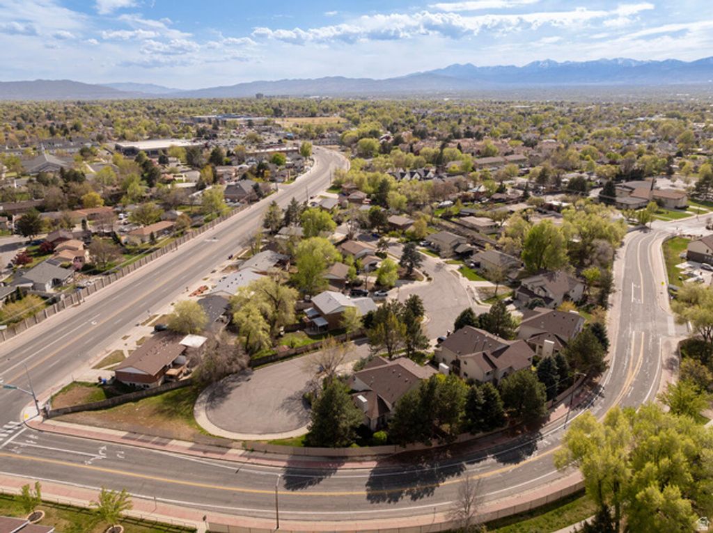 Image 45 of property listing at 7456 SOUTHCREST CIR, Midvale, UT 84047