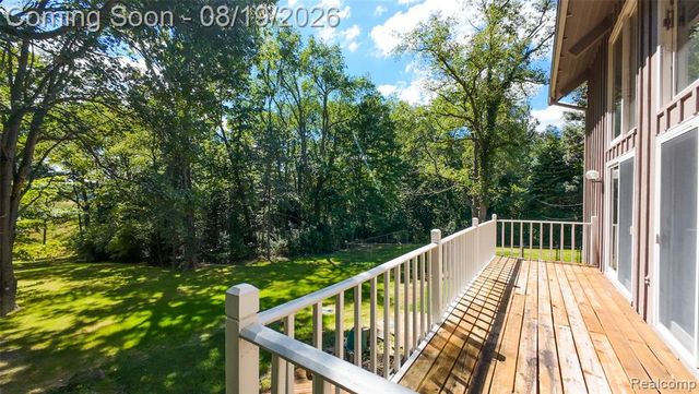 1761 Waw Lake Road, Brighton, MI 48114