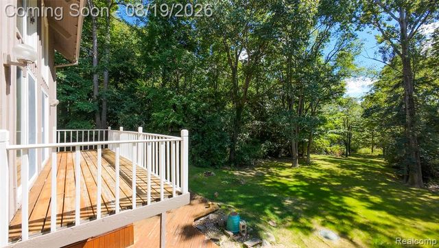 1761 Waw Lake Road, Brighton, MI 48114