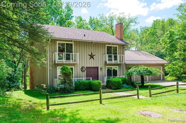 1761 Waw Lake Road, Brighton, MI 48114