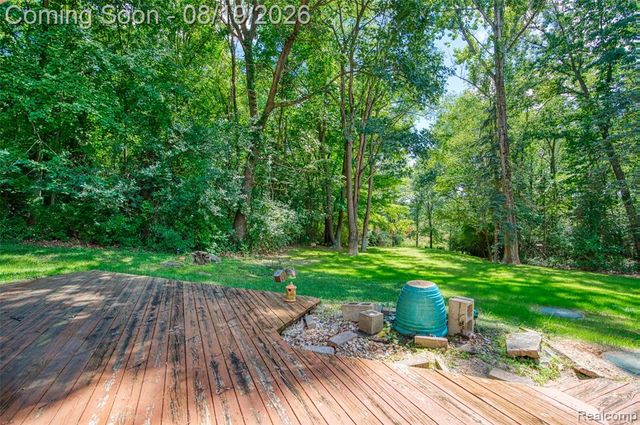 1761 Waw Lake Road, Brighton, MI 48114