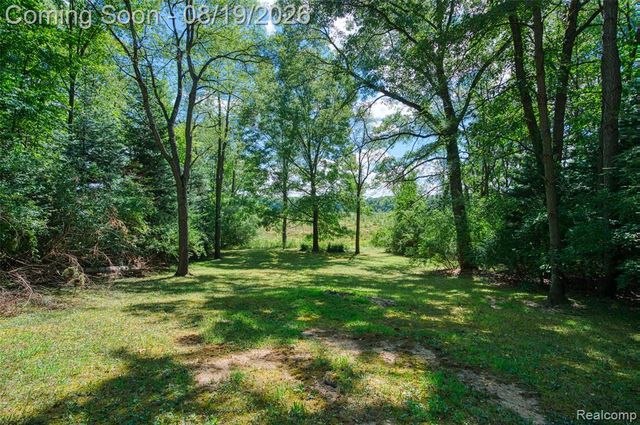 1761 Waw Lake Road, Brighton, MI 48114