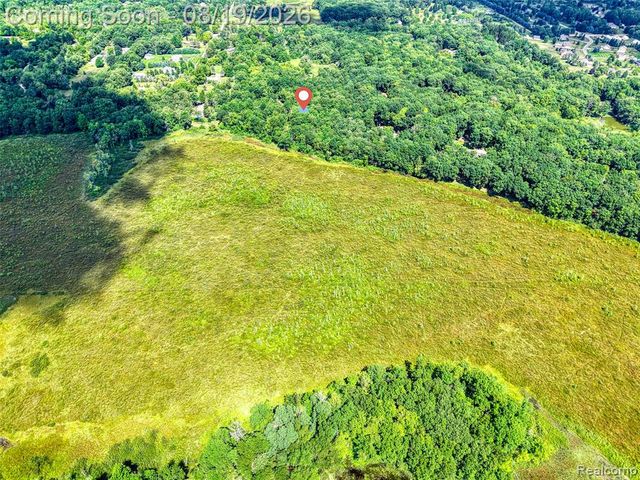 1761 Waw Lake Road, Brighton, MI 48114