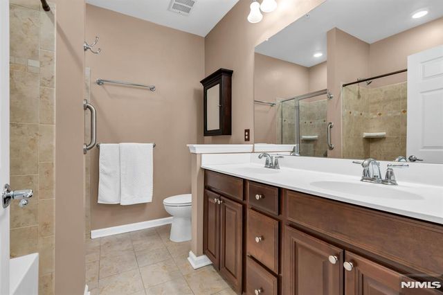 17 Jasmine Lane 1109, Garfield, NJ 07026