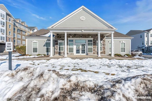 17 Jasmine Lane 1109, Garfield, NJ 07026