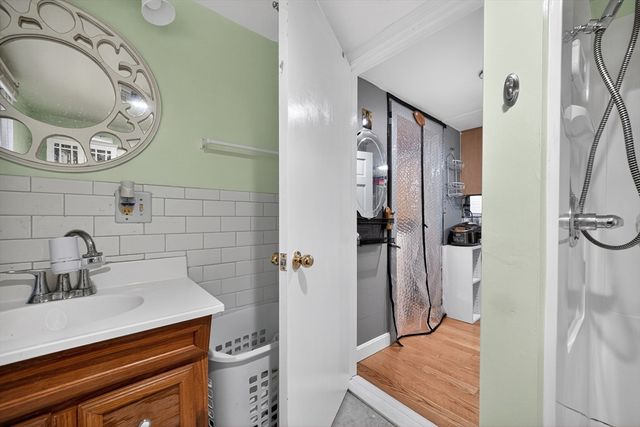 5 S Webster St, Haverhill, MA 01835