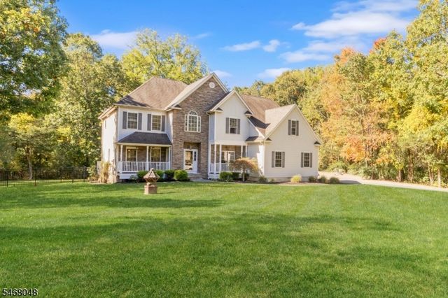 4 Cove Hollow Ct, Andover Twp., NJ 07821