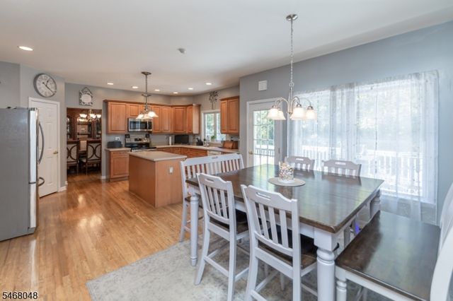 4 Cove Hollow Ct, Andover Twp., NJ 07821
