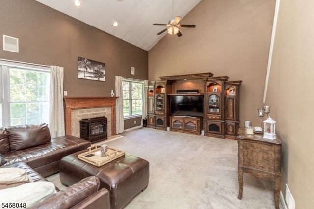 4 Cove Hollow Ct, Andover Twp., NJ 07821