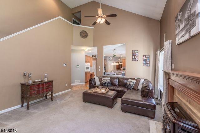 4 Cove Hollow Ct, Andover Twp., NJ 07821