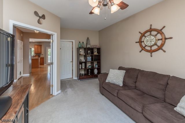 4 Cove Hollow Ct, Andover Twp., NJ 07821