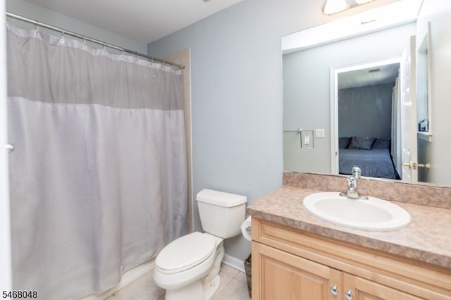 4 Cove Hollow Ct, Andover Twp., NJ 07821