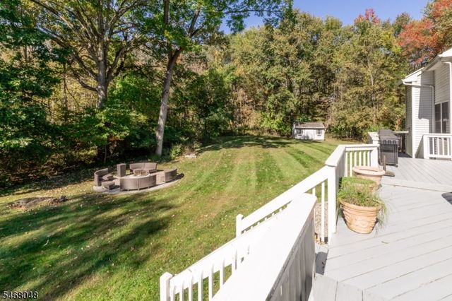 4 Cove Hollow Ct, Andover Twp., NJ 07821