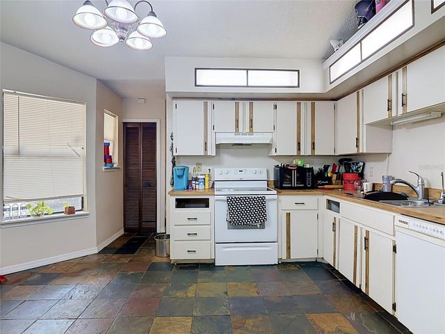 1072 PEAK CIRCLE, Deltona, FL 32738