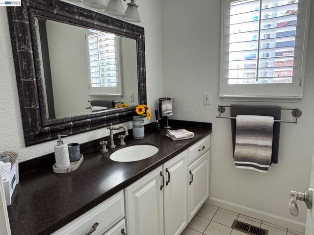 4205 Quail Hollow Pl, Castro Valley, CA 94546